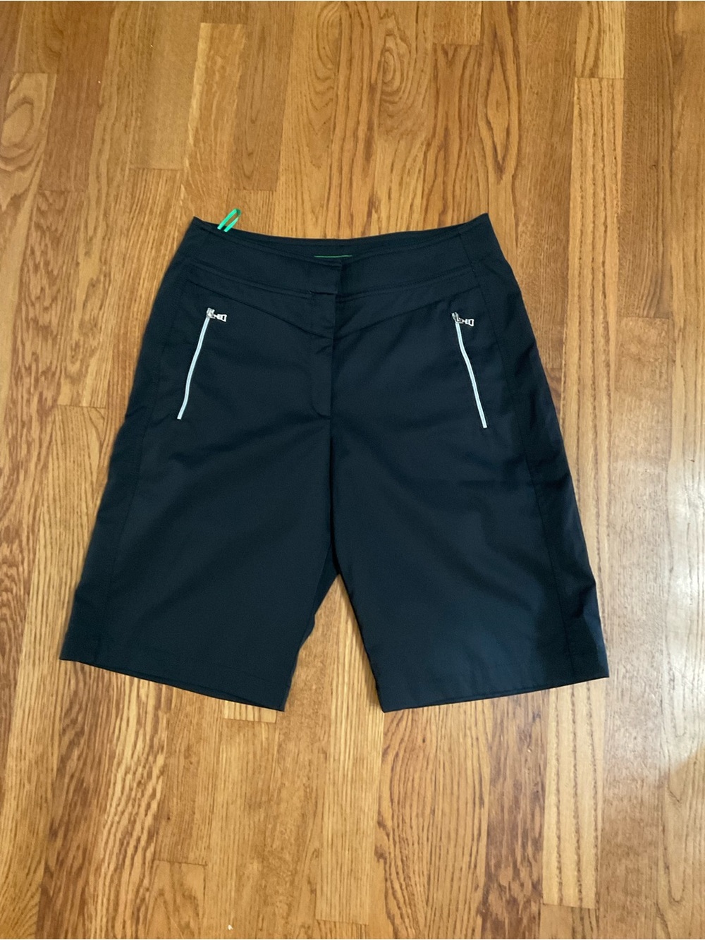 Tail Tech - Women's Black Athletic Golf  Shorts with Zip Pocket Accents. Size 4